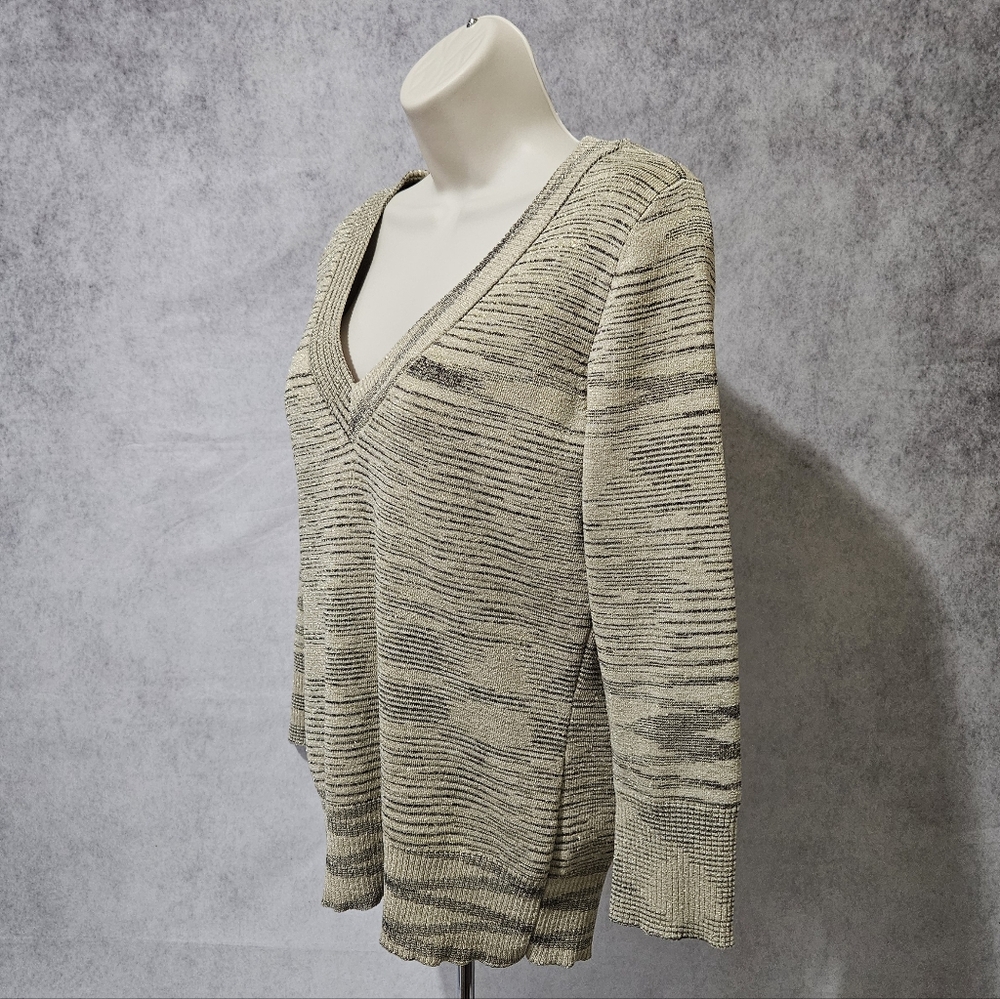 Willi Smith V-Neck 3/4 Sleeve Gold Shimmering Sweater - Picture 4 of 10
